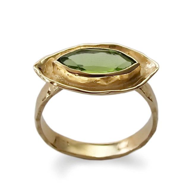 Mariage - Marquise peridot Gold ring, Green Peridot jewelry, Oval August birthstone ring 14K yellow gold Statement ring, handmade Engagement ring Sale