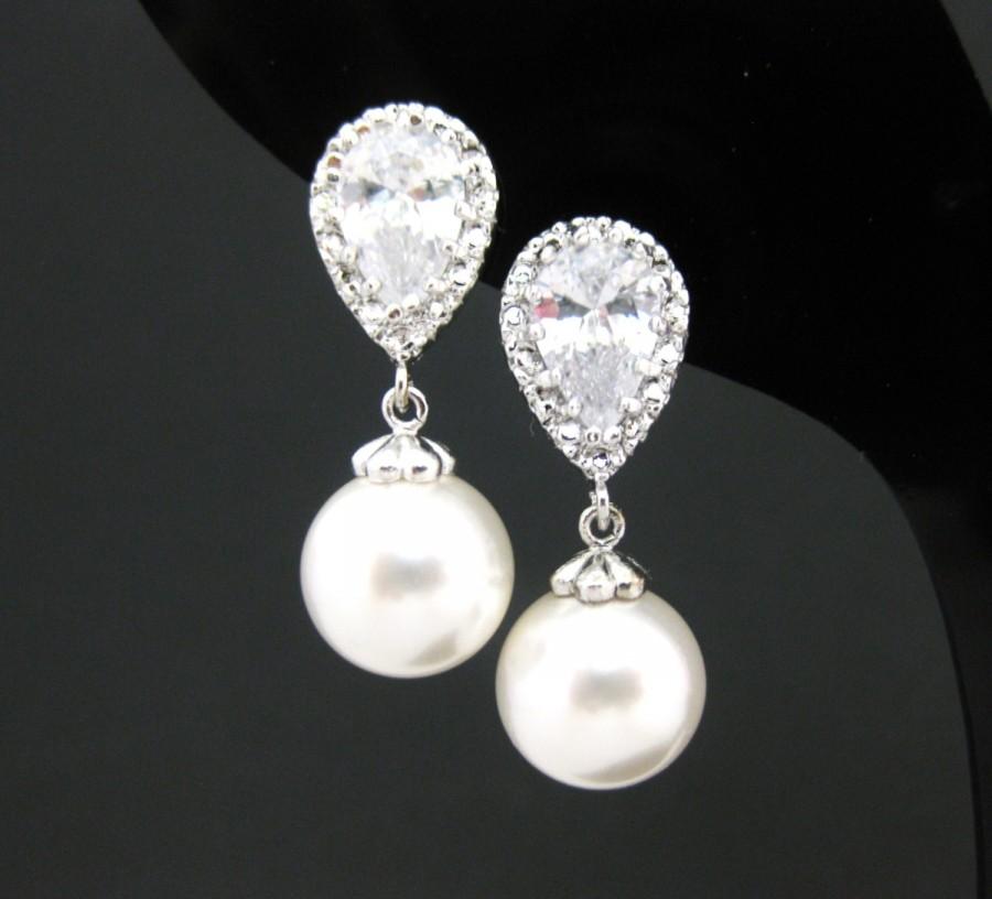 Свадьба - Bridal Pearl Earrings Swarovski 10mm Round Pearl Earrings Drop Dangle Earrings Wedding Jewelry Bridesmaid Gift Bridal Earrings (E176)