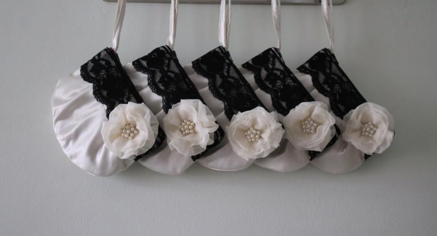 زفاف - Bridesmaid Clutch / Wristlet clutch with black lace and ivory stardust brooch - Perfect Bridesmaid Gift