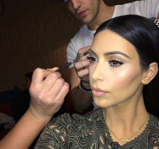 زفاف - Kim Kardashian's Eyebrow Tips Revealed
