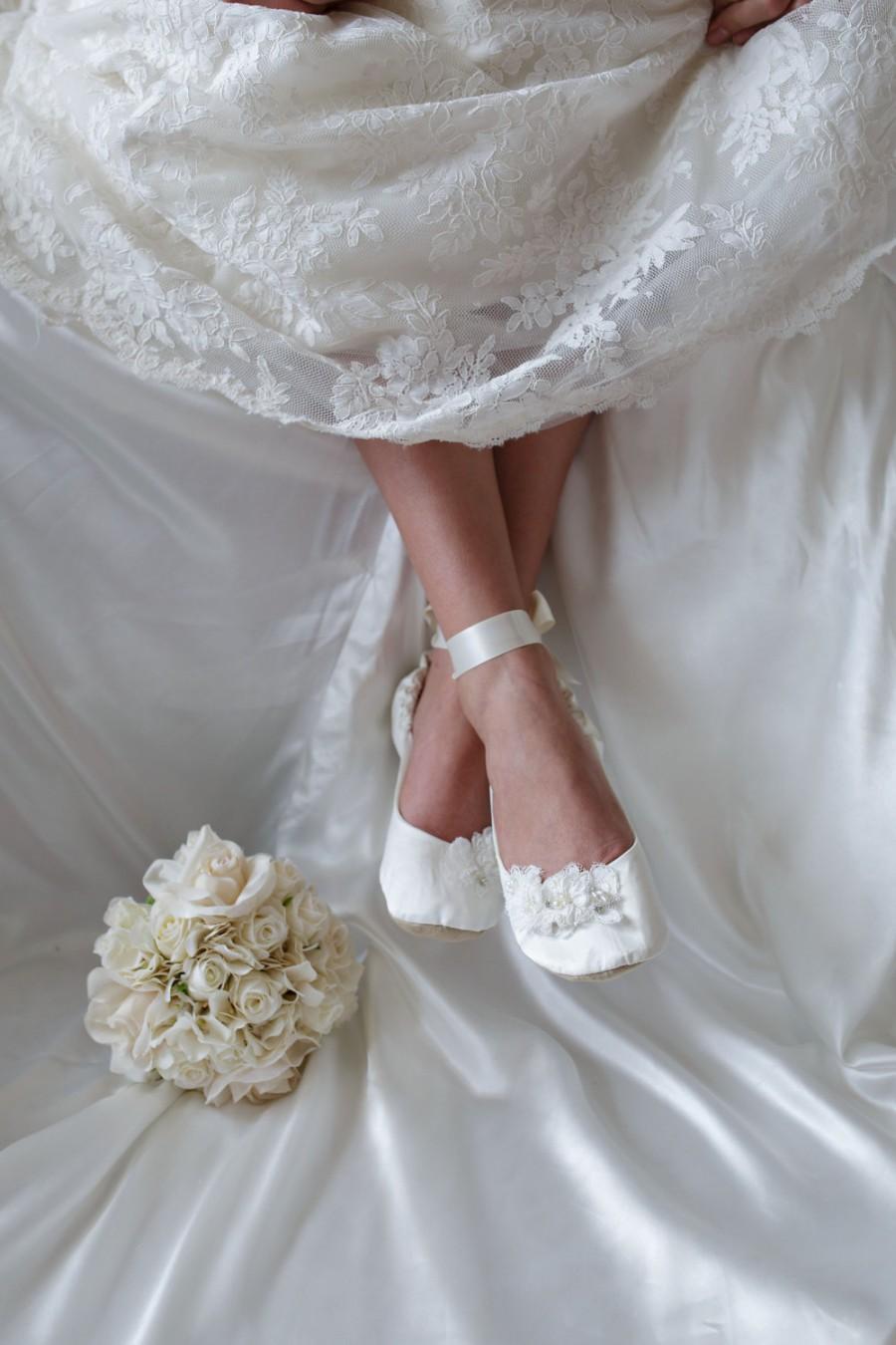 bridal shoes for lace dress