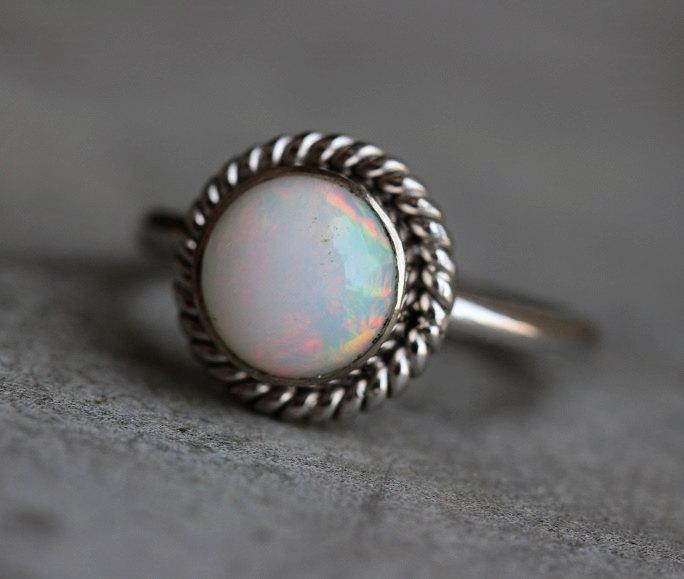 Mariage - 18K  white Gold Opal ring - Natural Opal Ring - Engagement ring - Artisan ring - October birthstone - Bezel ring - Gift for her