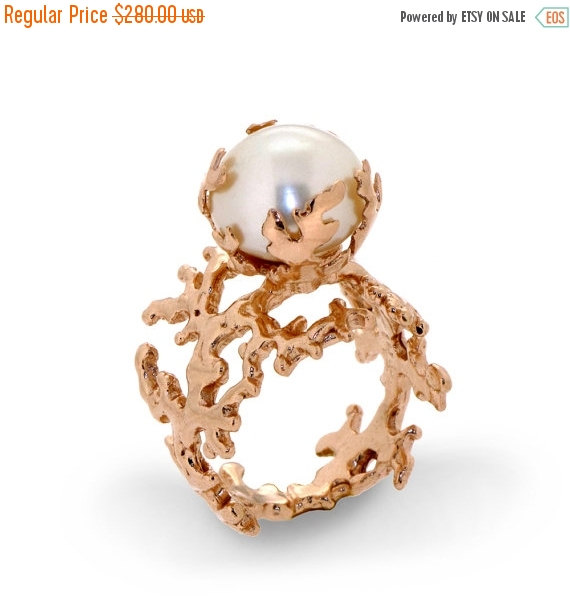 Mariage - 20% off SALE - CORAL PEARL Rose Gold Ring, 18K Gold Plated Pearl Ring, Statement Ring, Large Pearl Ring