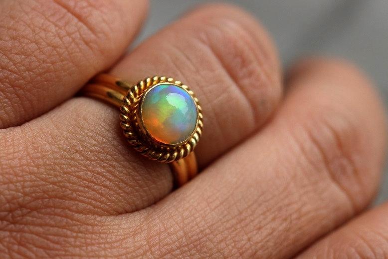 Mariage - 22k Gold Opal ring - Opal Ring - Engagement ring - Wedding ring - Artisan ring - October birthstone - Bezel ring - Gift for her