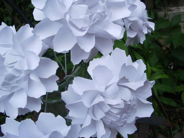 Hochzeit - Handmade Paper Flower - The Peony - Winter Wonderland - White - set of 10 - Stems Included.