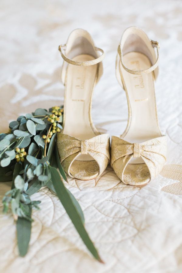 Mariage - Rustic Salem Wedding At The Bride's Childhood Home