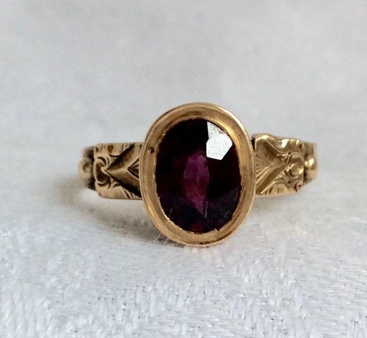 Wedding - Antique Victorian Garnet and Gold Engagement Ring