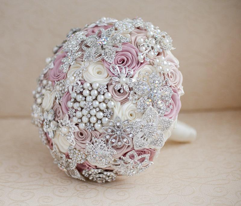 زفاف - Brooch bouquet. Blush Pink, Ivory and Champagne wedding brooch bouquet, Jeweled Bouquet. Made upon request