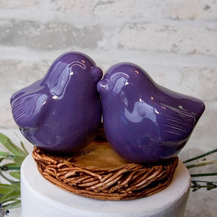 Hochzeit - Nuzzling Purple Love Bird Cake Topper