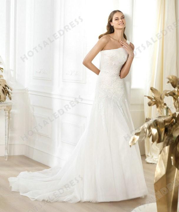 Свадьба - Wedding Dress - Style Pronovias Lanna Lace And Tulle Model: Pronovias-Lanna