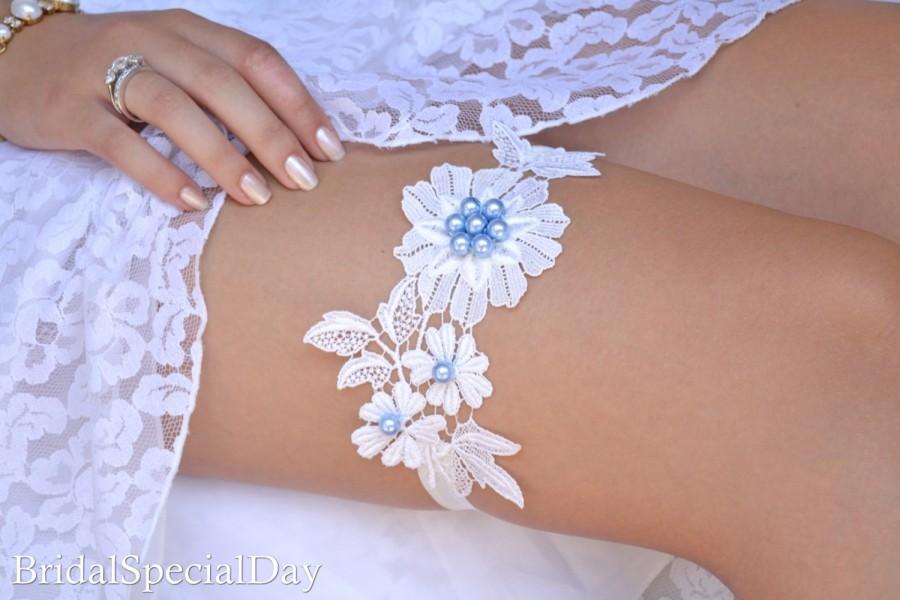 Свадьба - White Lace Wedding Garter With Handknitted Shiny Blue Glass Pearls - Handmade Wedding Accessories