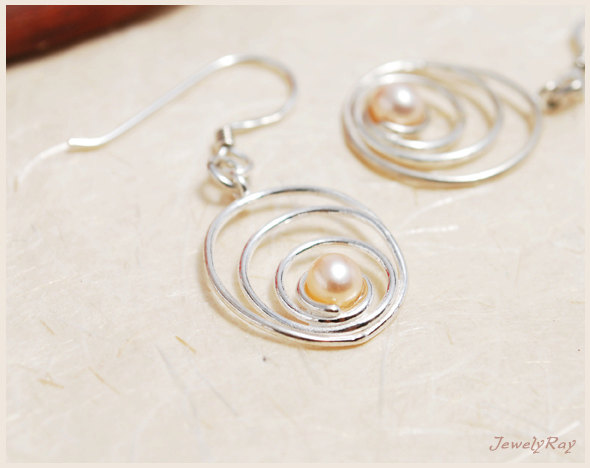 Hochzeit - pink pearl earrings , CHRISTMAS SALE , dangle pearl earrings , short earrings ,silver earrings