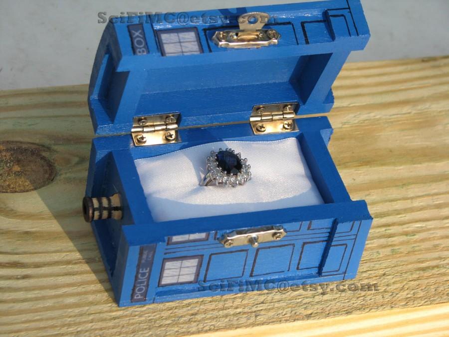 زفاف - TARDIS Inspired Small Painted Blue Box