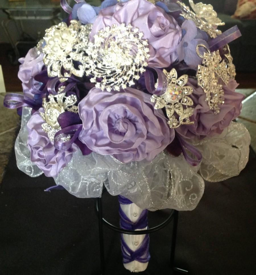 Hochzeit - Purple Passion Bridal Brooch Bouquet