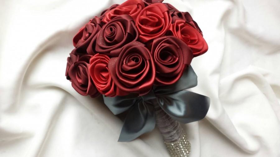 زفاف - Made to order bridesmaid's bouquet in Handcrafted satin roses.
