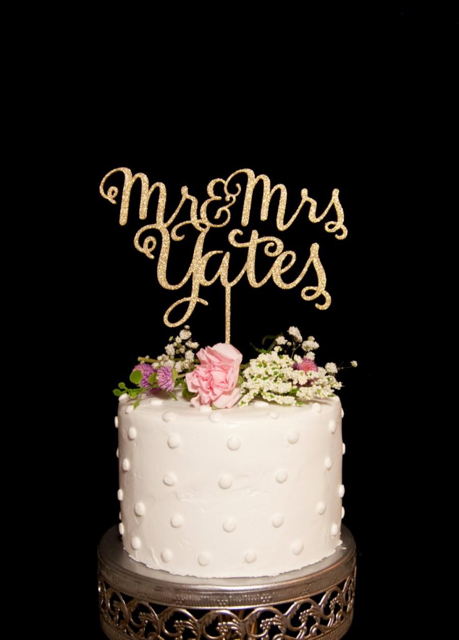 Свадьба - Custom Calligraphy Mr and Mrs Wedding Cake Topper-Gold
