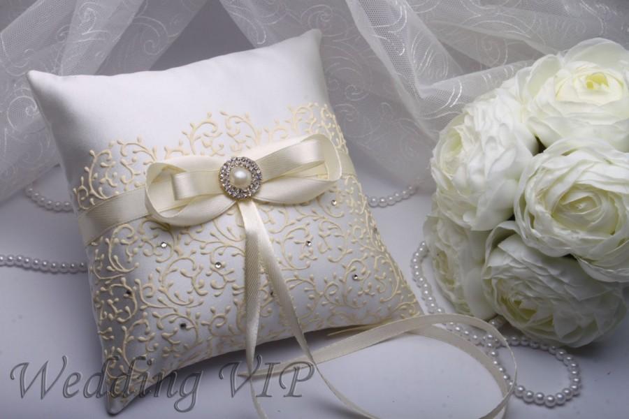 Hochzeit - Pillow ivory HEND PAINTED - Wedding ring pillow- Wedding ring bearer- Ring pillow bearer-ivory ring pillow- ivory pillow bearer