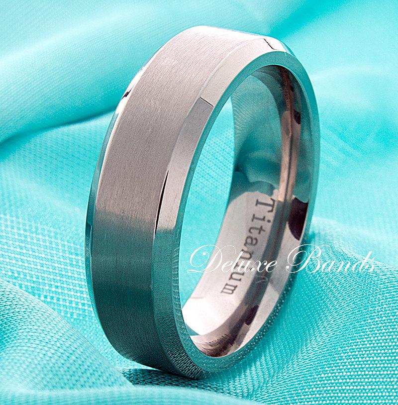 زفاف - Brushed Titanium Wedding Band,Beveled Edges Ring,7mm,Mens Titanium Ring,Custom Made Titanium Band,Titanium Anniversary Ring,Unisex,His,Hers