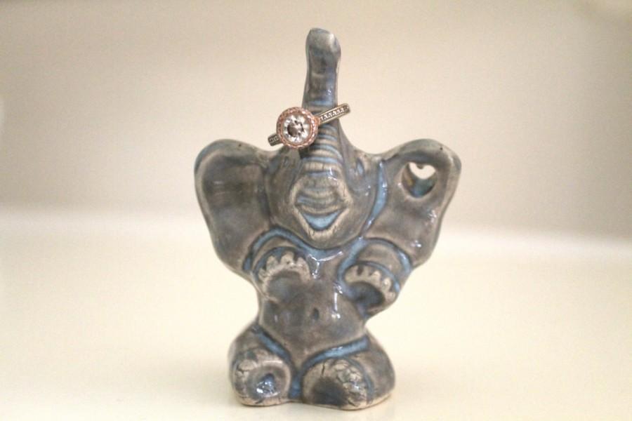 Mariage - Made to Order-Handmade Personalized Elephant Ring Holder wedding gift - Engagement ring holder Grey Blue Happy Baby Elephant Home Decor- BFF