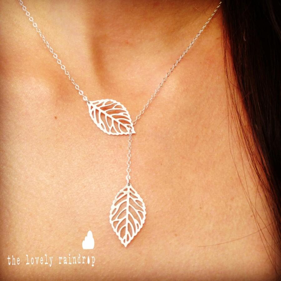 زفاف - Leaf Lariat Petite - silver grey white small delicate leaf pendants - sterling silver chain - The Lovely Raindrop
