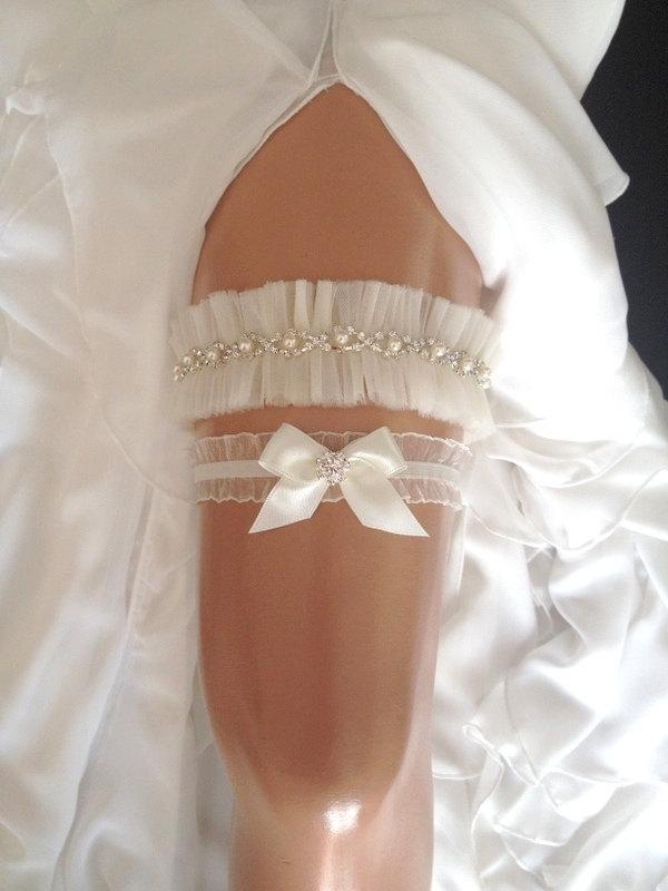 Wedding - wedding garter set, tulle bridal garter set,  bow, pearl/rhinestone