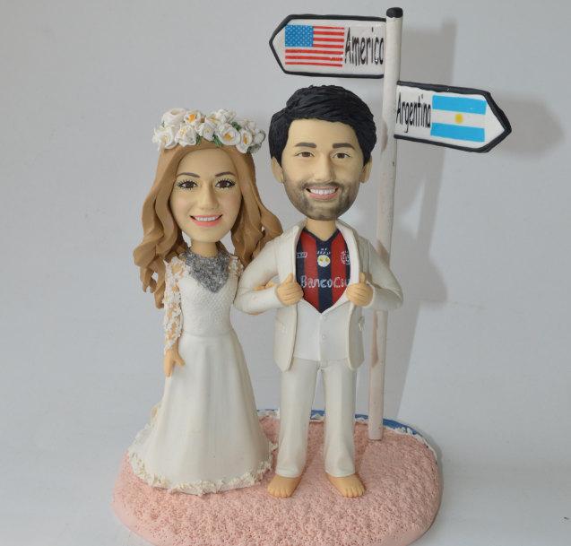Hochzeit - Unique wedding cake topper & Football Fans personalized Beach wedding toppers