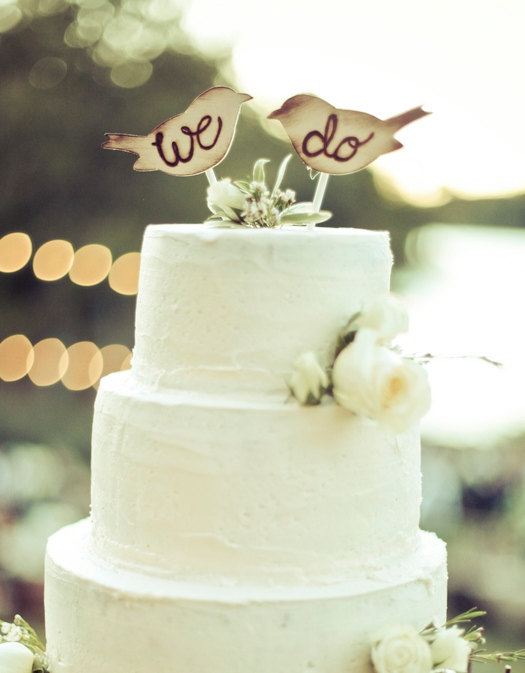 Hochzeit - Cake Topper Love Birds Rustic Wedding Decor (item E10046)