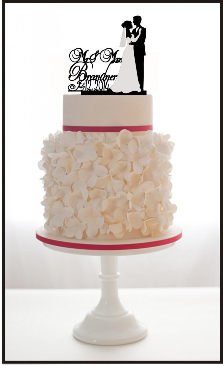 زفاف - Custom Wedding Cake Topper Monogram Personsalized Silhouette With Your Last Name, wedding date, choice of color and a FREE base for display