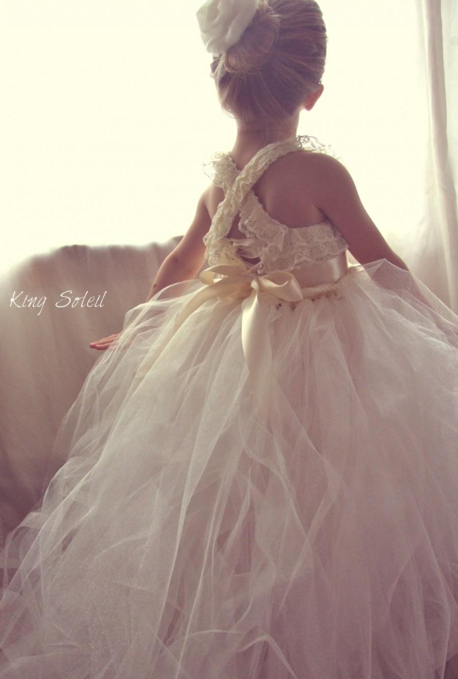Hochzeit - Queen Anne's Lace Flower Girl Dress in Ivory