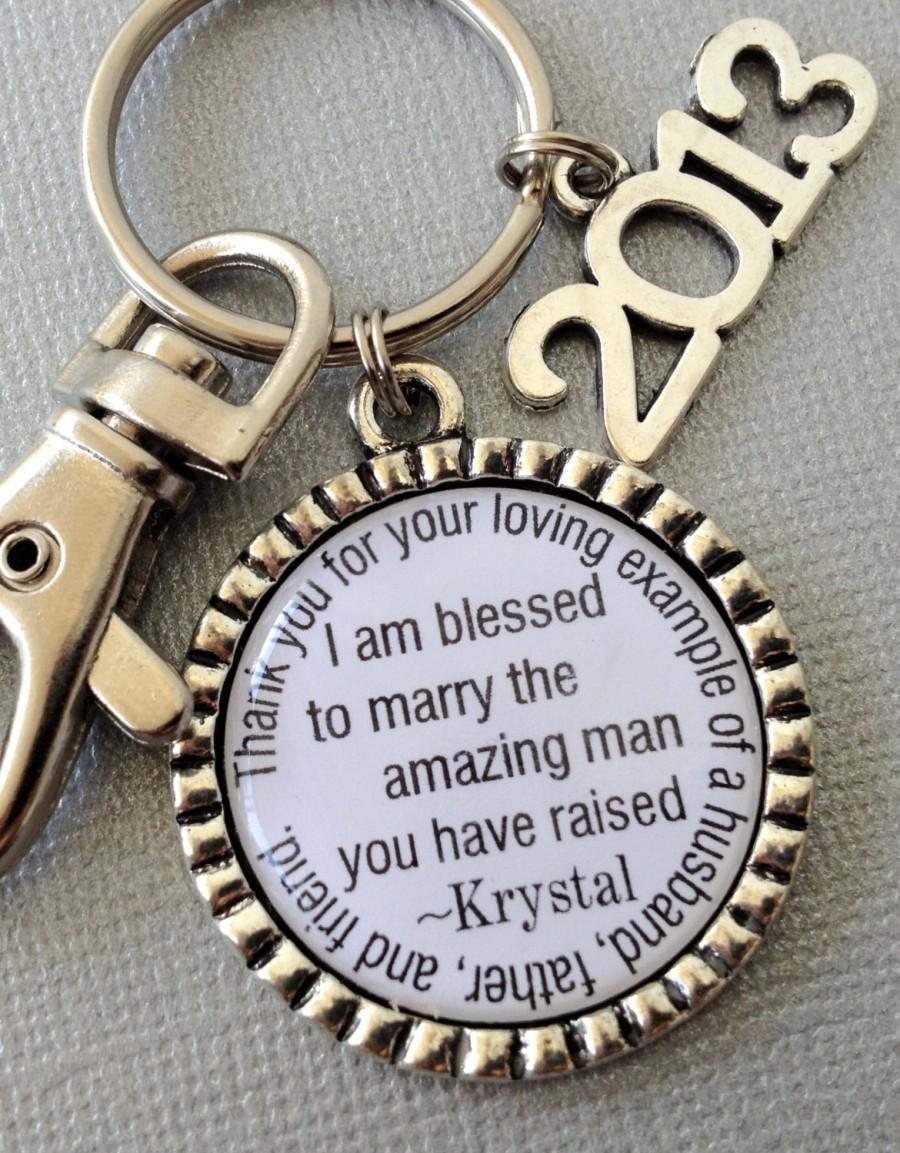 Свадьба - FATHER of the GROOM gift- PERSONALIZED keychain - blessed to marry amazing man you have raised, thank you gift, dad gift from groom