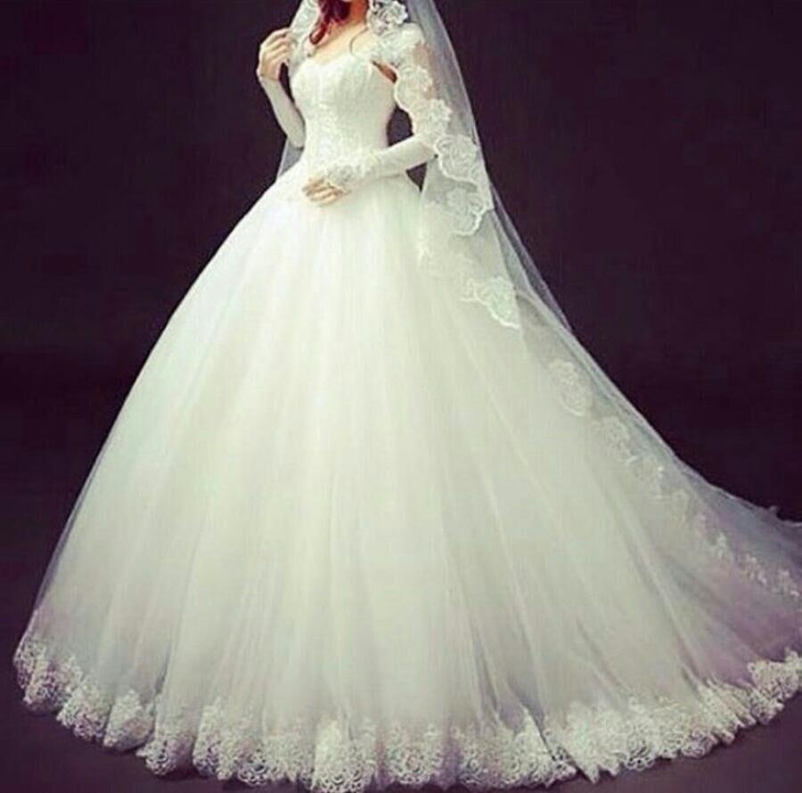 Mariage - Elegant Ball Gown Lace Wedding Dresses Gown Sleeveless 2015 A-Line White Cheap Spring Strapless Bridal Gown Lace Up Back Applique Tulle Online with $124.61/Piece on Hjklp88's Store 