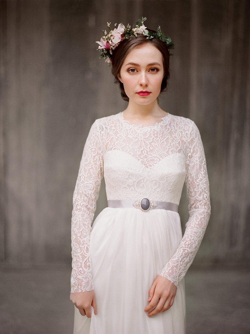 Hochzeit - Rufina // Long sleeve lace wedding dress - Bohemian wedding dress - Rustic wedding dress - Modest wedding dress