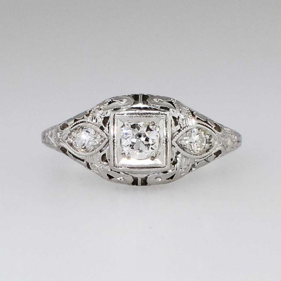 Свадьба - Elegant .22ct t.w. Art Deco Three Stone Old European Cut Diamond Filigree Engagement Ring Platinum