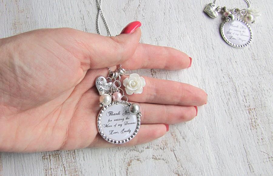 Wedding - MOTHER of the GROOM gift PERSONALIZED, Mother of the Bride gift, Swarovski Pearl Necklace Keychain, Wedding Rehearsal Dinner Mothers' Gifts
