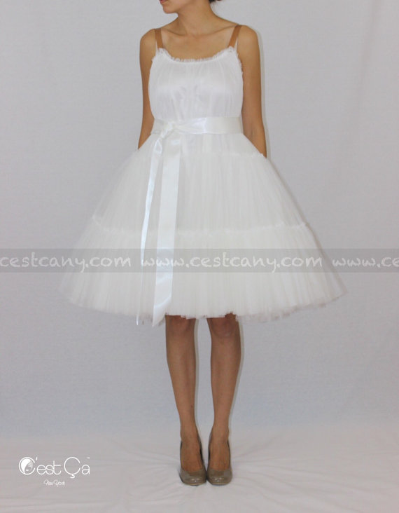 Свадьба - Alexa - Wedding Dress, White Tulle Dress, Bridal Gown, Loose Fit Dress, Cream White Bridal Gown, Maternity Dress, Princess Puffy Tulle Skirt