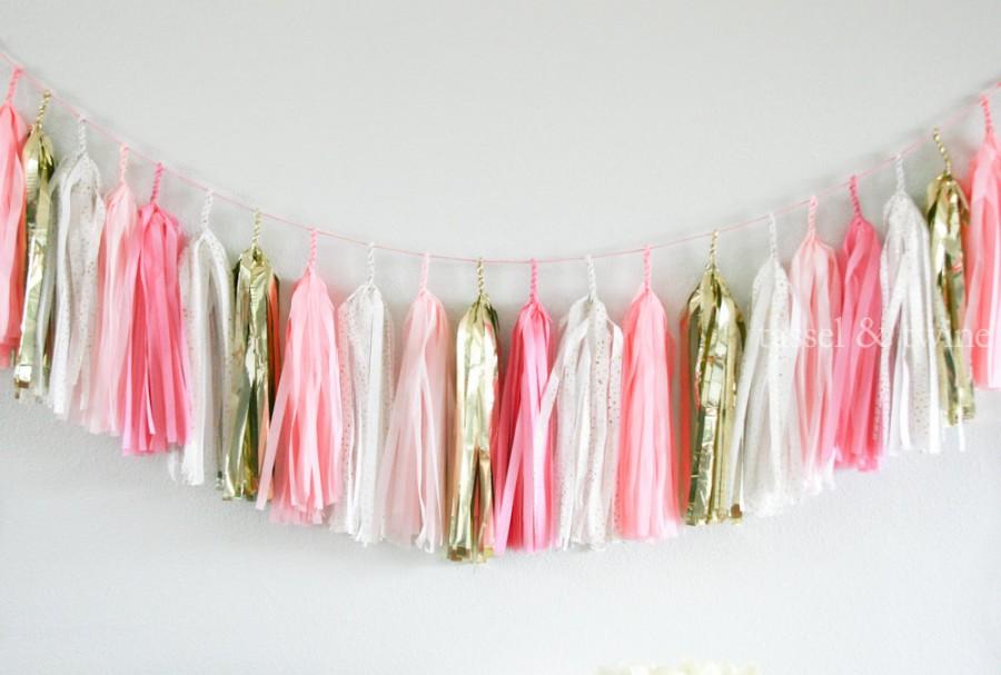 Hochzeit - PINK PRINCESS tissue tassel garland // wedding decor // bridal shower // valentines