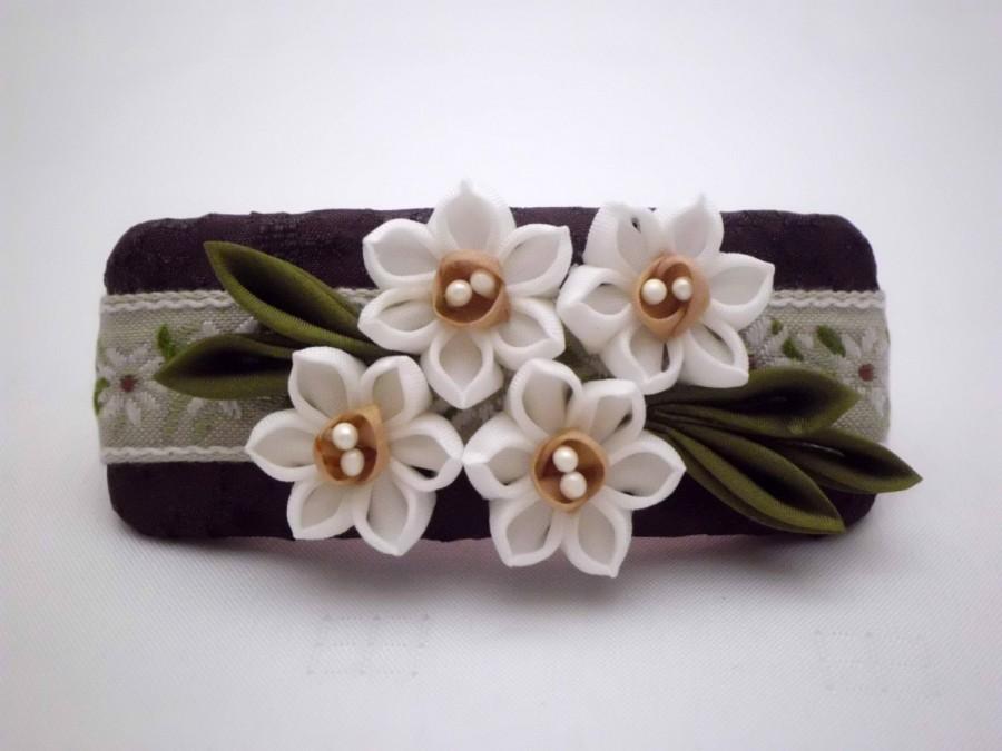 Mariage - Daffodil Hair Barrette, FRENCH BARRETTE, White Daffodils, Kanzashi flower, Cottage chic, Upcycled, Fabric flower, Hair clip, OOAK