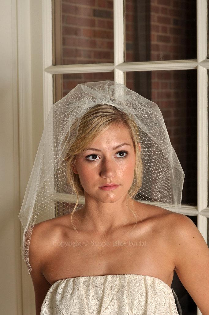 Hochzeit - Wedding Veil - Short Veil, Tulle and Russian Net Shoulder Veil - Ivory or White