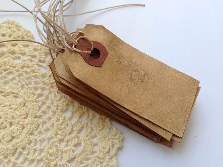 Свадьба - 50 Small Escort Cards WITH STRINGS. Place Card. Vintage Wedding. Name Card. Favor Tag. Rustic. Gift Tag. Hang Tag. Paper Luggage Tag. DARK