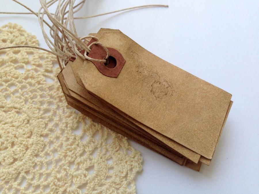 زفاف - 50 Small Escort Cards WITH STRINGS. Place Card. Vintage Wedding. Name Card. Favor Tag. Rustic. Gift Tag. Hang Tag. Paper Luggage Tag. DARK