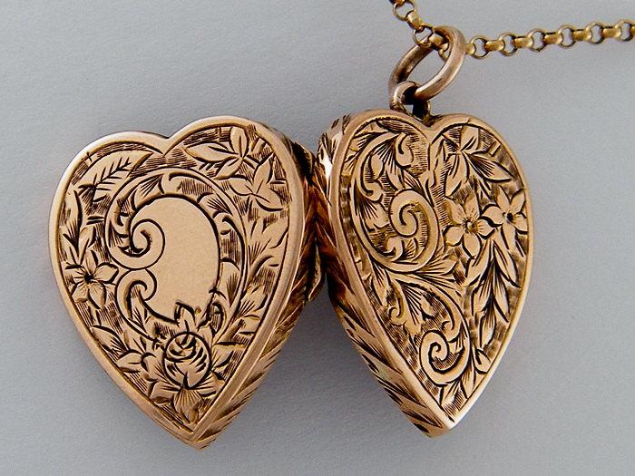 Mariage - 1890's Antique Locket TRUE LOVE 9K Rose Gold Antique Locket Necklace Floral Heart Locket Wedding Anniversary Gift Jewelry