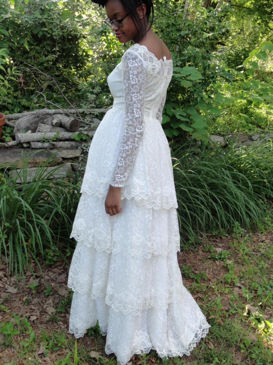 Hochzeit - Vintage Lace Wedding Dress