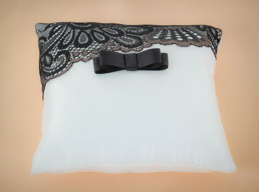 زفاف - Wedding Ring Pillow, 6"x 6", Ivory Ring Bearer Pillow With Black Lace, Lace and Bow Accent