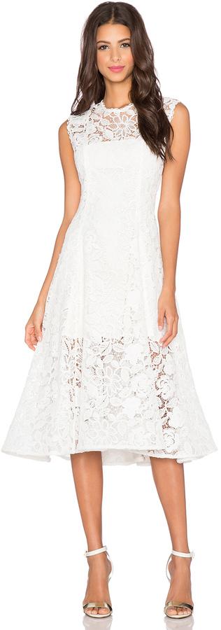 Hochzeit - Alexis Derek Embroidered Dress