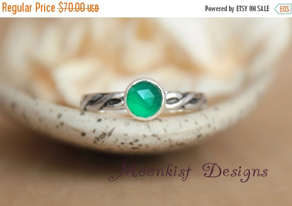 Hochzeit - ON SALE Rose-Cut Green Onyx Bezel Set Solitaire Ring in Sterling Silver Endless Celtic Knot Pattern Band - Unique Promise Ring or Engagement