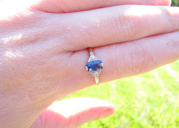 زفاف - Art Deco Sapphire Diamond Ring, Lovely Blue Sapphire Unusual Cut, Sparkly Old Diamonds, Platinum and 14K Gold, European, Circa 1925