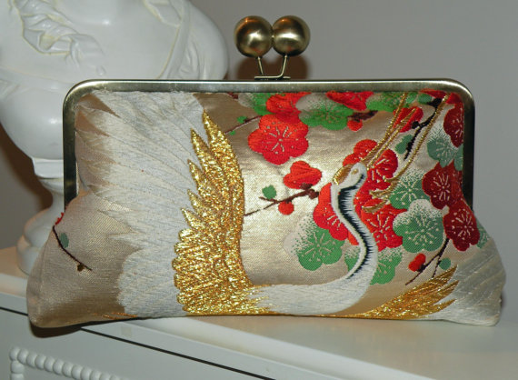 زفاف - Large 10 inch Frame Bag/Purse/Clutch..Embroidered Crane..Long Island Bridal/Bridesmaid/Wedding Gift..Cherry Blossom..Silk Kimono Fabric