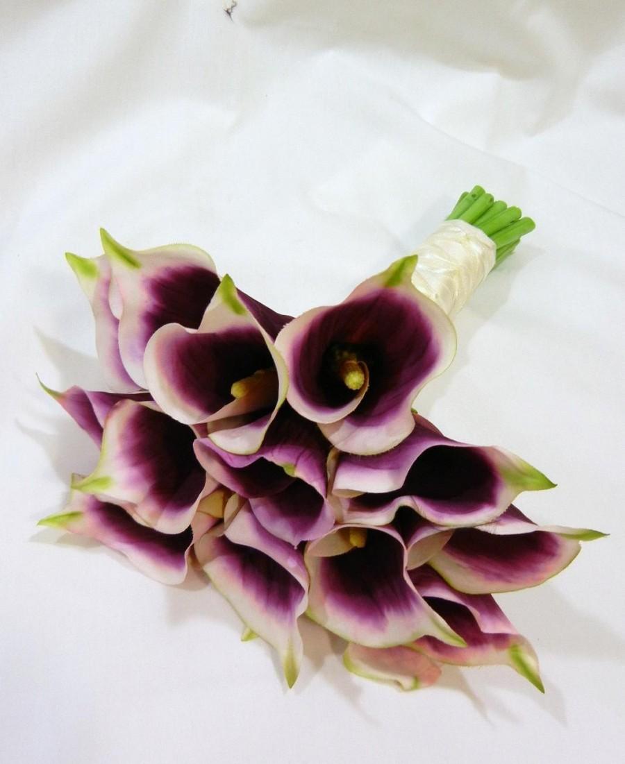 Свадьба - 25 piece Wedding Flower Package with Silk Picasso Style Purple Calla Lily & White Real Touch Roses