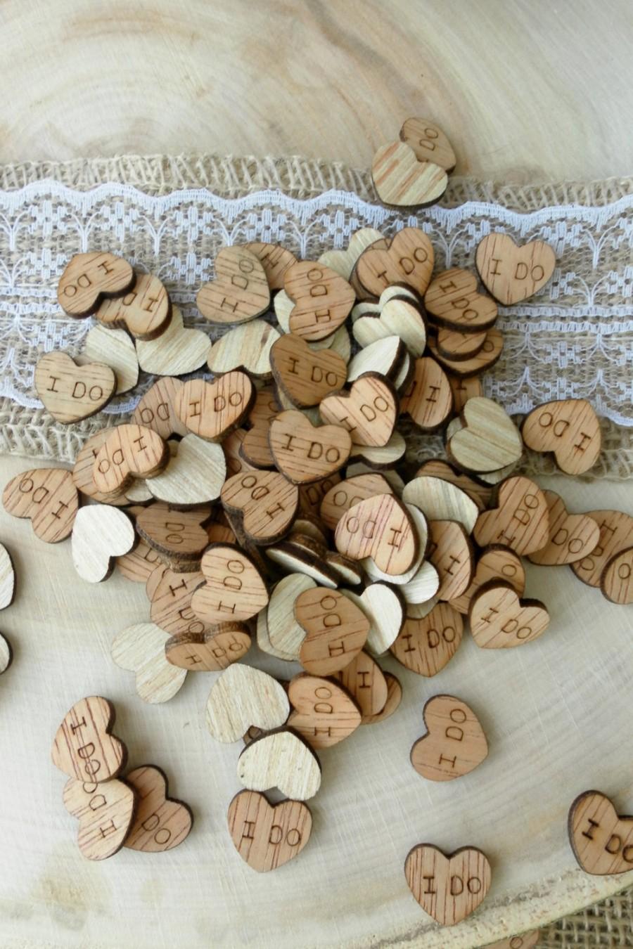 Mariage - 100 Tiny "I Do" Hearts ~ 1/2" ~ Cute Little Wooden Hearts! Bridal Shower Decoration ~ Winter Wedding