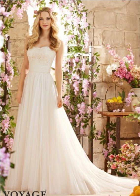 Mariage - Custom Made 2016 A-line Wedding Dresses Spring Amzing Sweetheart Lace Applique Bodice with Tulle Skirt Bridal Dress Ball Gowns Garden Online with $114.82/Piece on Hjklp88's Store 